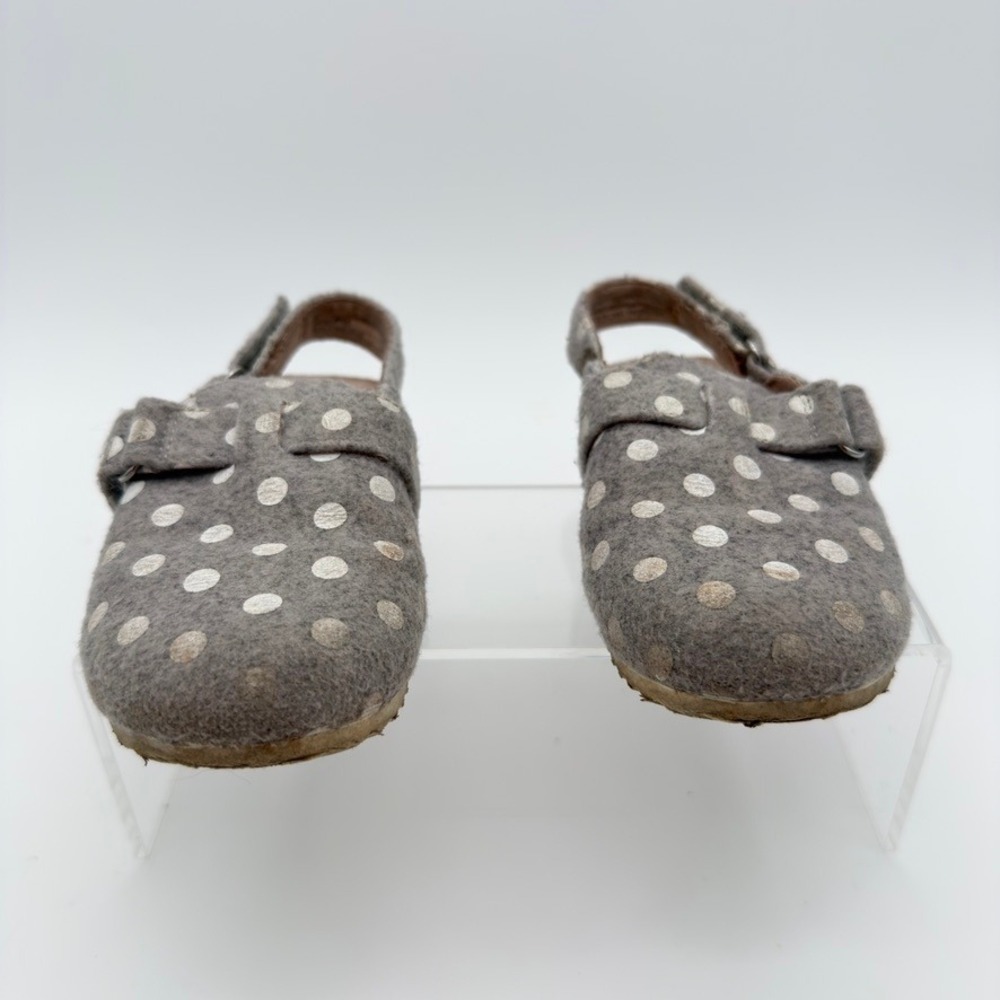 Cat & Jack Kids Size 9 Gray Silver Polka Dot Felt Slingback Clogs Shoes - Picture 3 of 7